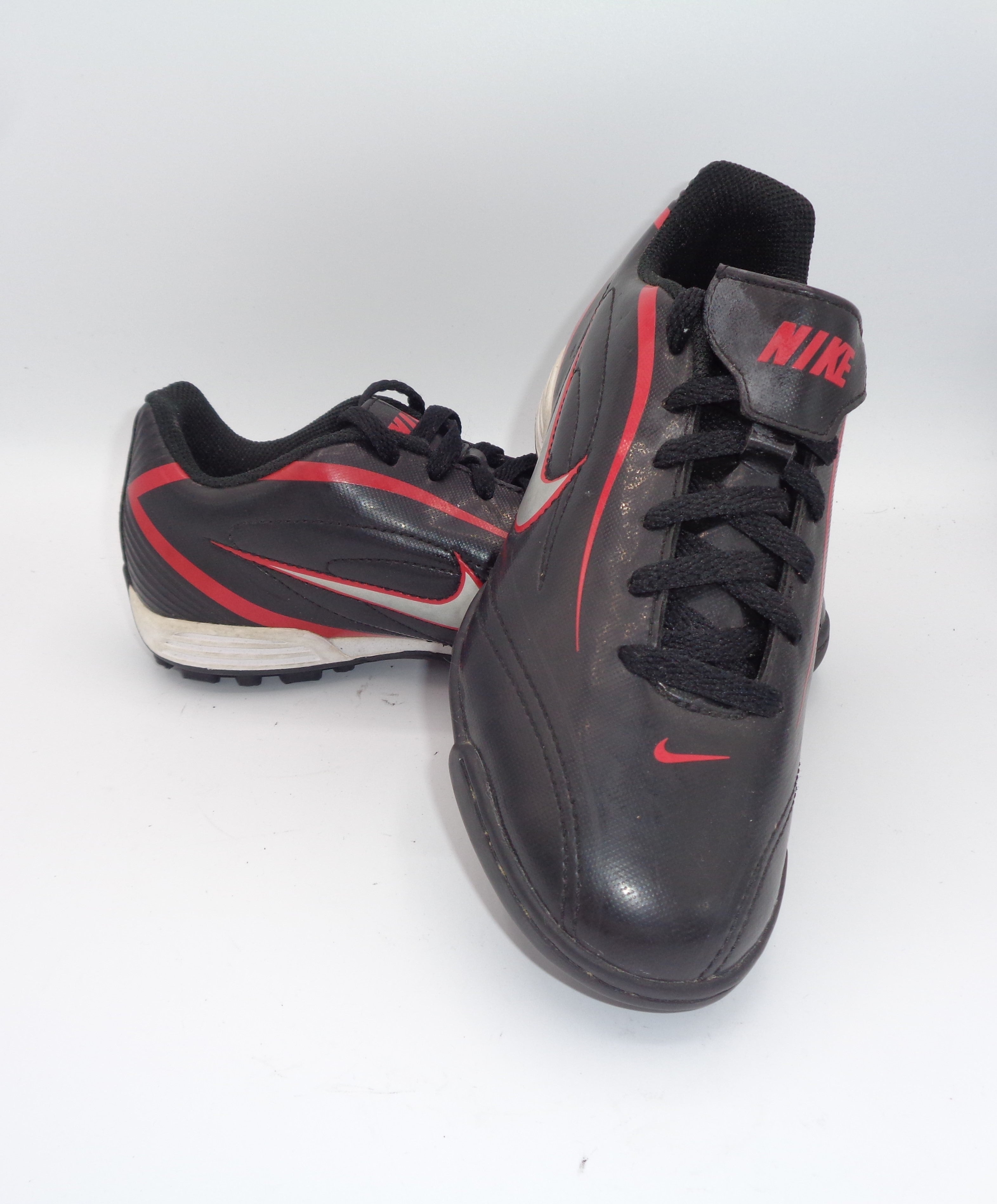 NIKE ASTRO TURF FOOTBALL BOOTS - NIKE - SIZE 1 – HA7 CLASSICAL SHIRTS