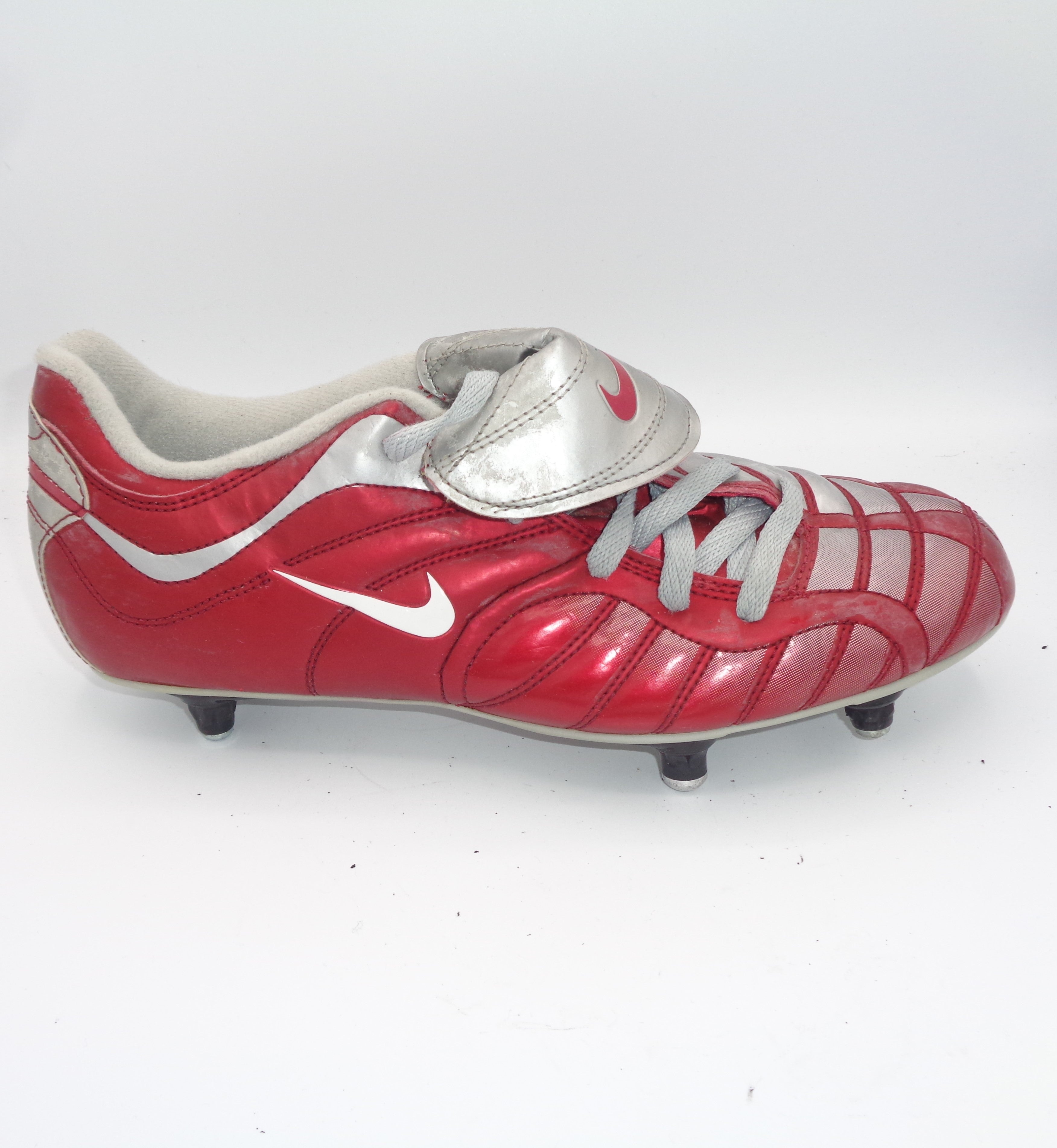 Verstenen Dialoog nicht NIKE TOTAL 90 2001 RED SILVER FOOTBALL BOOTS - NIKE - T90 - SIZE 9 – HA7  CLASSICAL SHIRTS